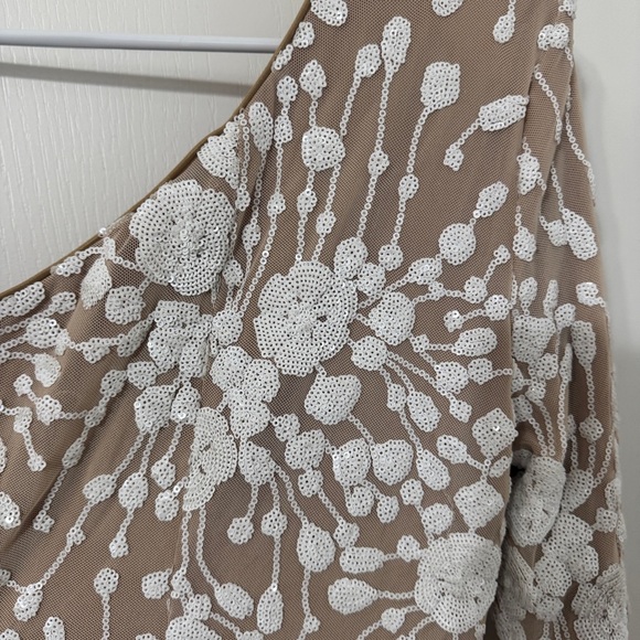 Dress the Population One-Shoulder Floral Mini Dress in White and Tan - Picture 8 of 15